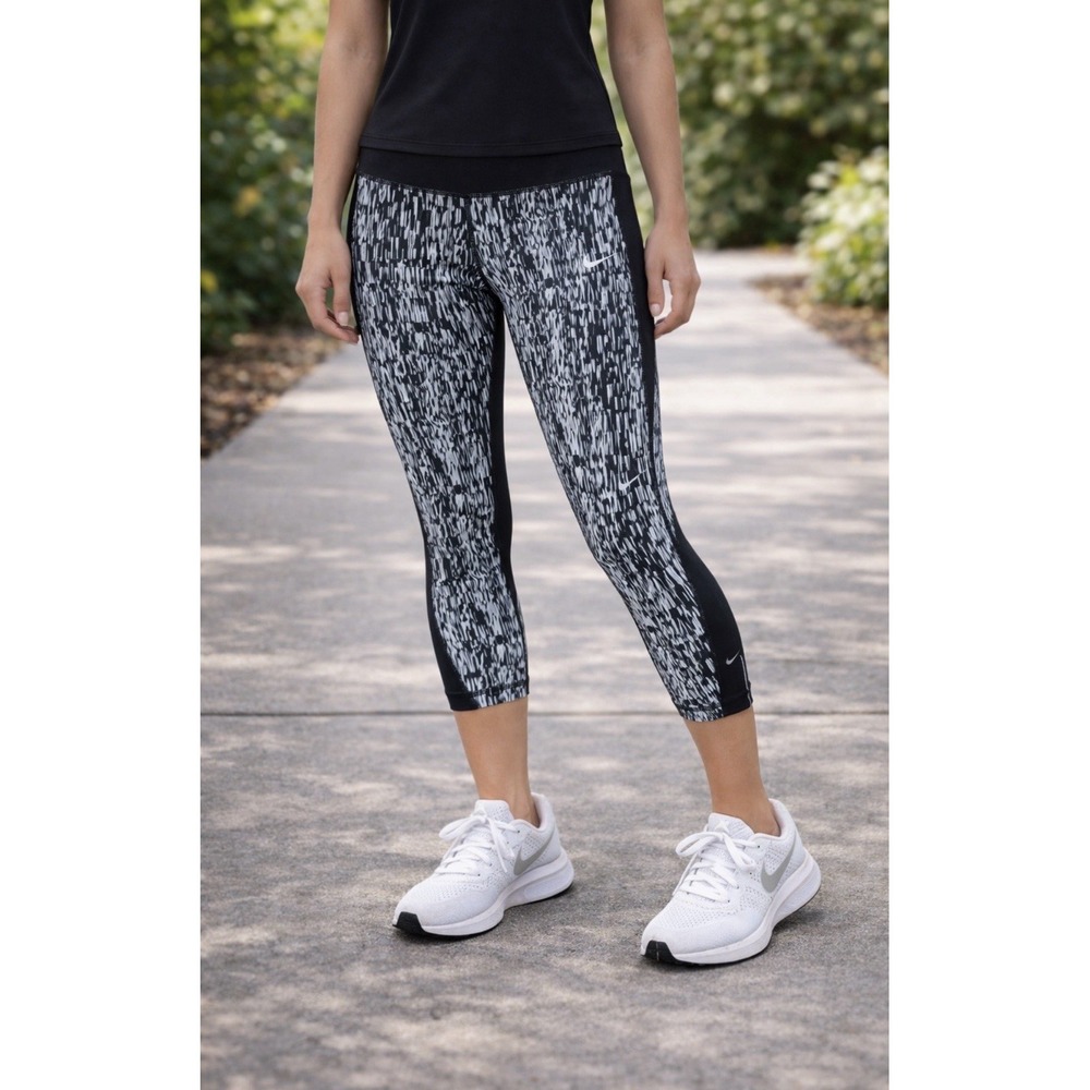 Nike Dri-FIT Running Cropped Leggings Womens‎ XSmall Black Athletic Capri Pants